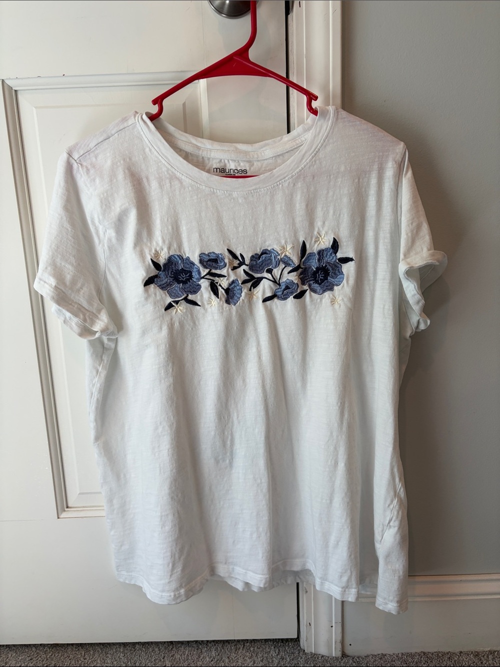 Maurices White Short Sleeve Tee with Blue Floral Embroidery Band